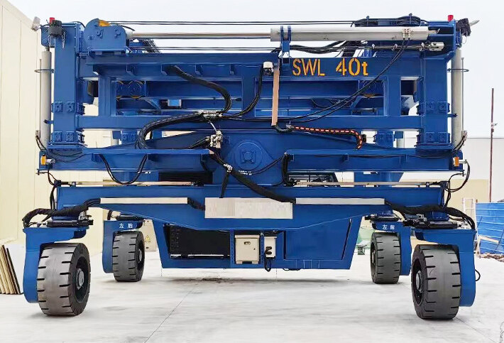 Container Straddle Carrier