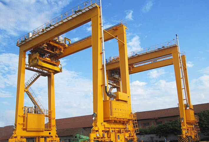 Rubber-Tyred Container Gantry Crane (RTG)