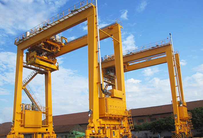 Rubber-Tyred Container Gantry Crane (RTG)