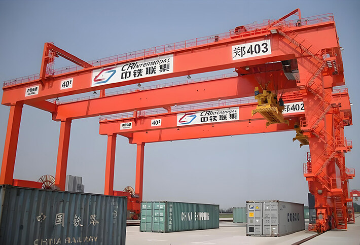 Upper Rotating Rail-Mounted Container Gantry Crane
